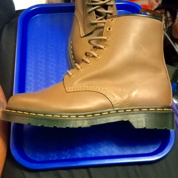 8 Hole Dr. Martens, Brown, Yellow Stitches Men's Size 10, NWOT, - Picture 3 of 9